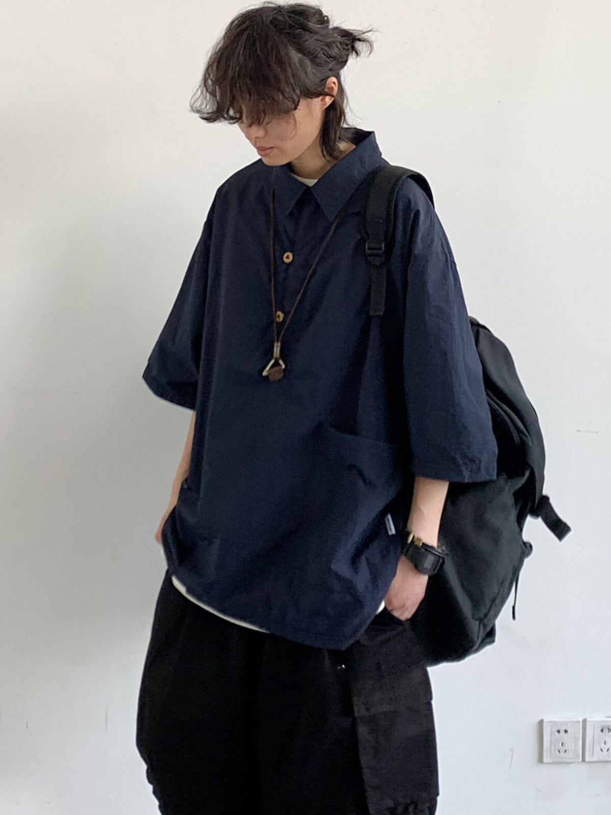 MV Retro Silhouette Loose Shirt